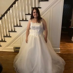 David’s bridal wedding dress size 10